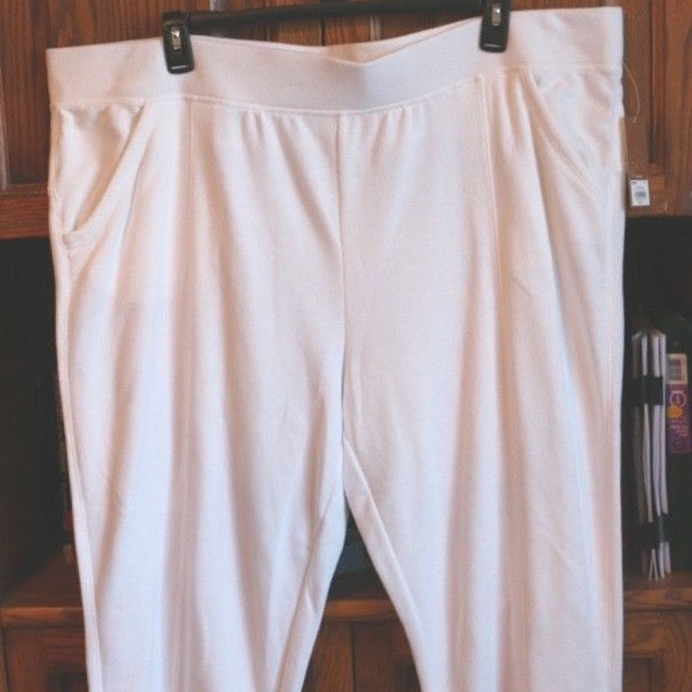 Soft Capri Length Pants Woman's 3X